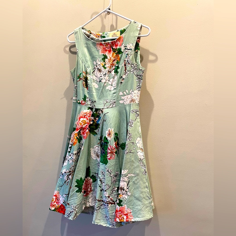 Stunning retro dress